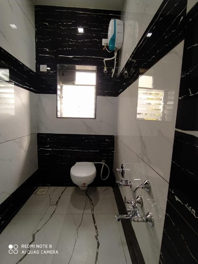 Oyo 80228 Hotel Richa Hālol Eksteriør billede